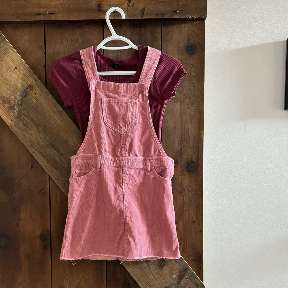 💥4/$12 Dusty Pink Corduroy Skirt Outfit - Picture 3 of 3